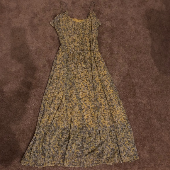 Who What Wear Dresses & Skirts - Who What Wear Floral Midi Dress Size Large